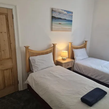 Spacious 4 Double Bedroom House Sleeps 9 Harbour River Views Vila Looe