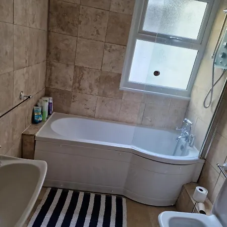 Spacious 4 Double Bedroom House Sleeps 9 Harbour River Views Vila