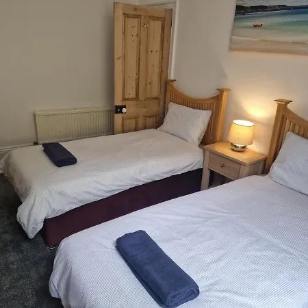Spacious 4 Double Bedroom House Sleeps 9 Harbour River Views Willa Looe