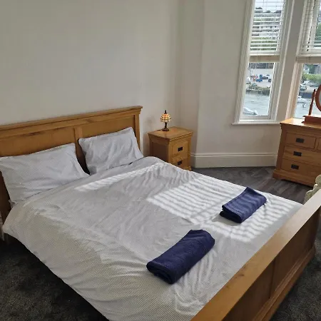 Willa Spacious 4 Double Bedroom House Sleeps 9 Harbour River Views